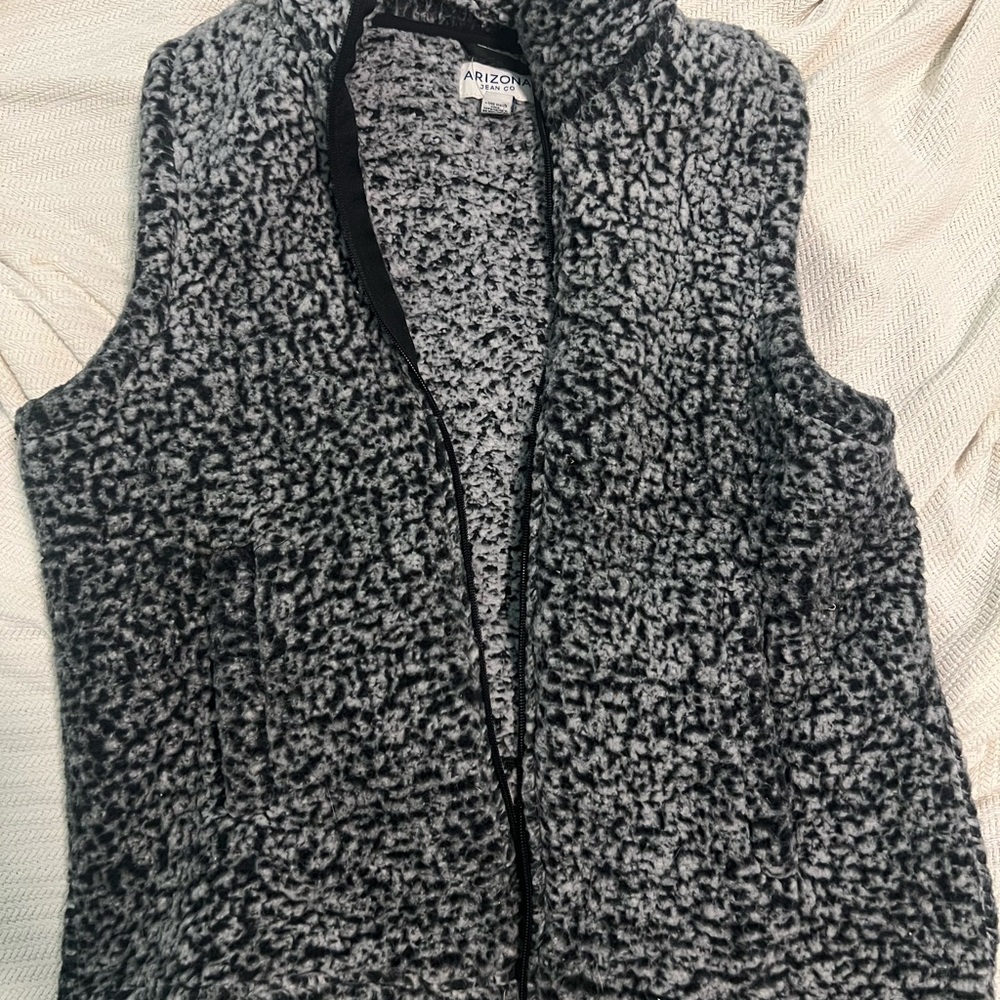 Arizona Black and Gray Fleece Vest